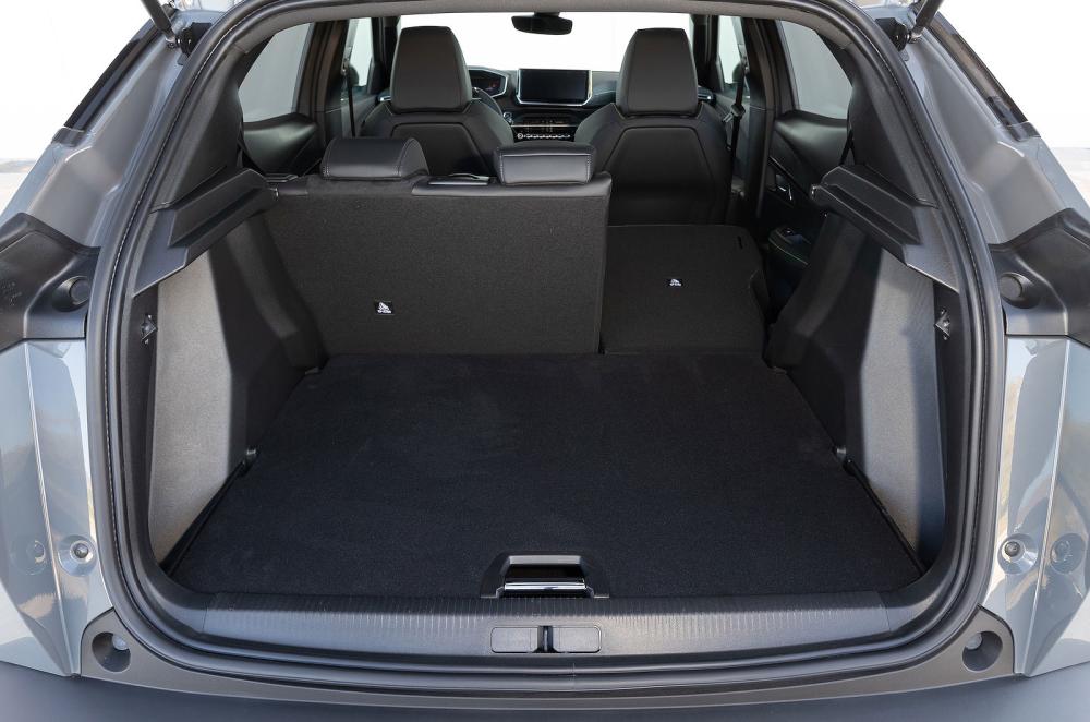 Peugeot e-2008 boot open