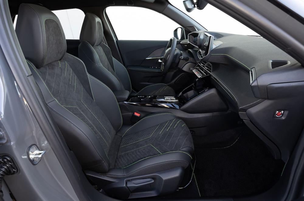 Peugeot e-2008 interior front seats