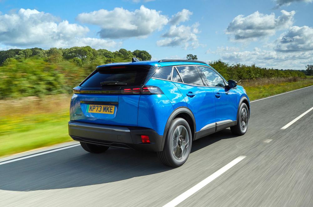 Peugeot e-2008 rear right driving