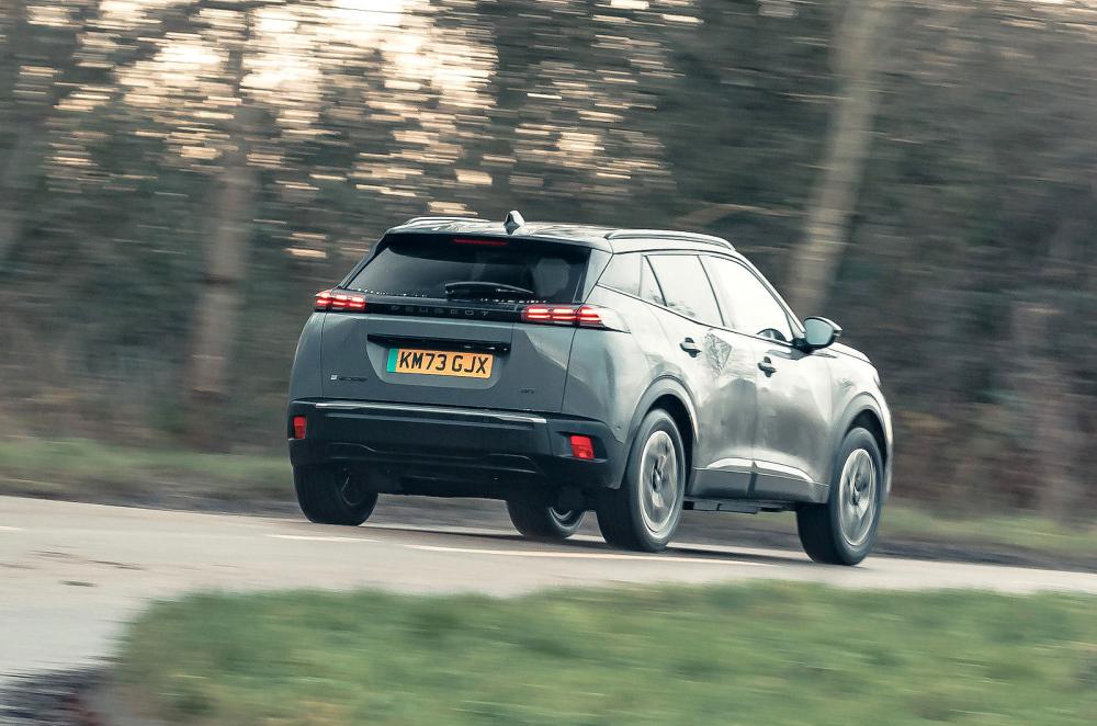 Peugeot e-2008 rear right driving