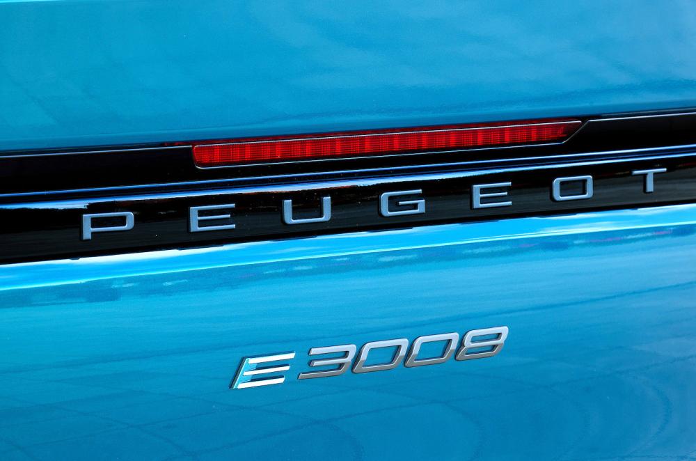 Peugeot E-3008 rear badge detail