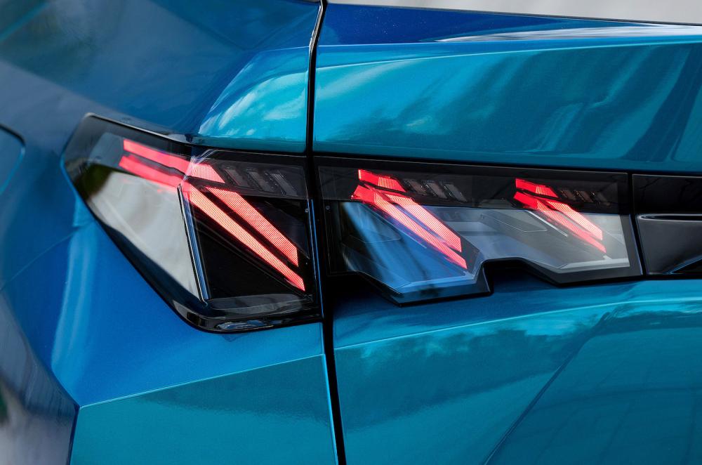 Peugeot E-3008 rear lights detail