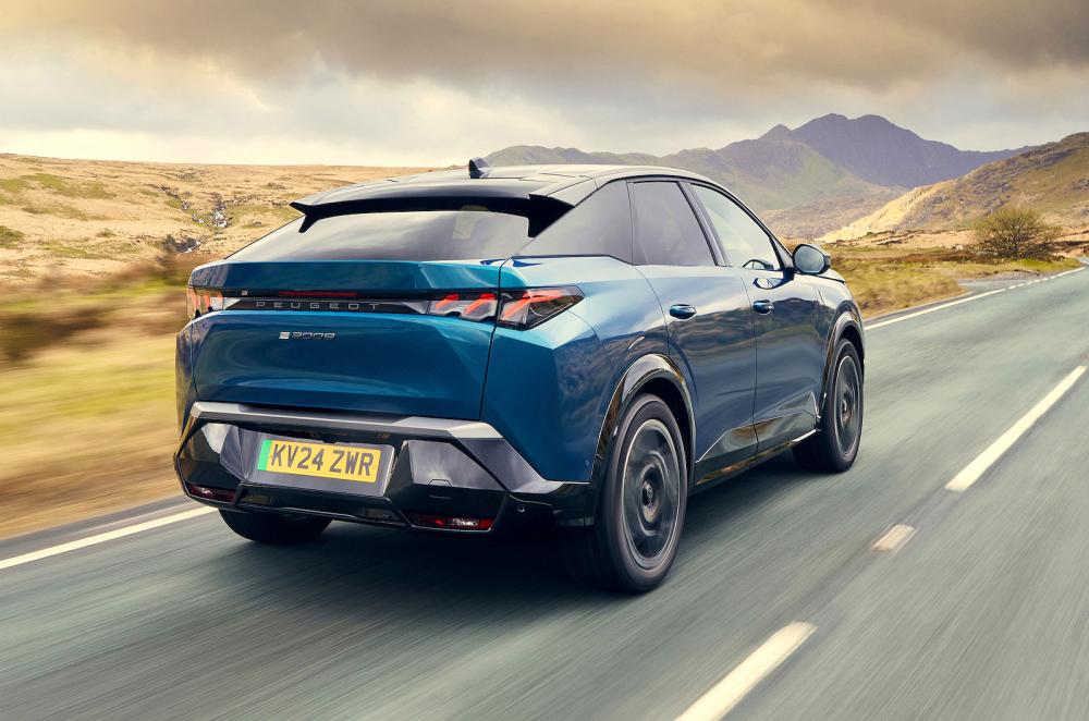 Peugeot E-3008 rear right driving