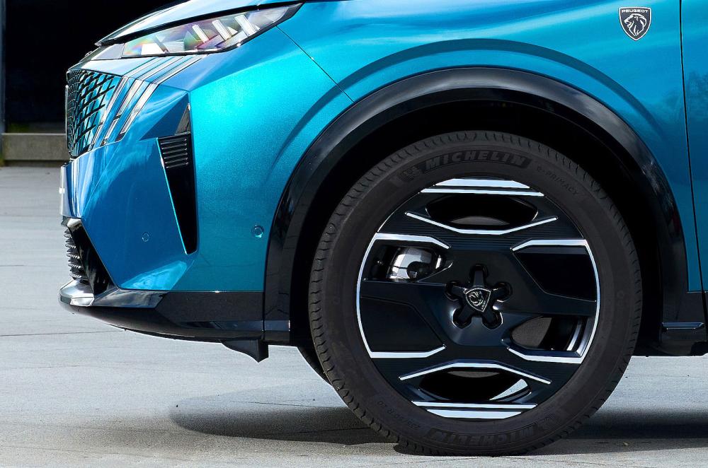 Peugeot E-3008 wheel detail