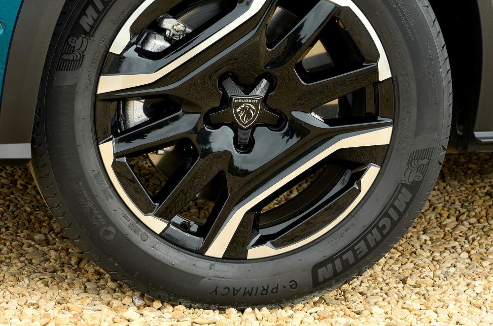Peugeot e-5008 alloy wheel