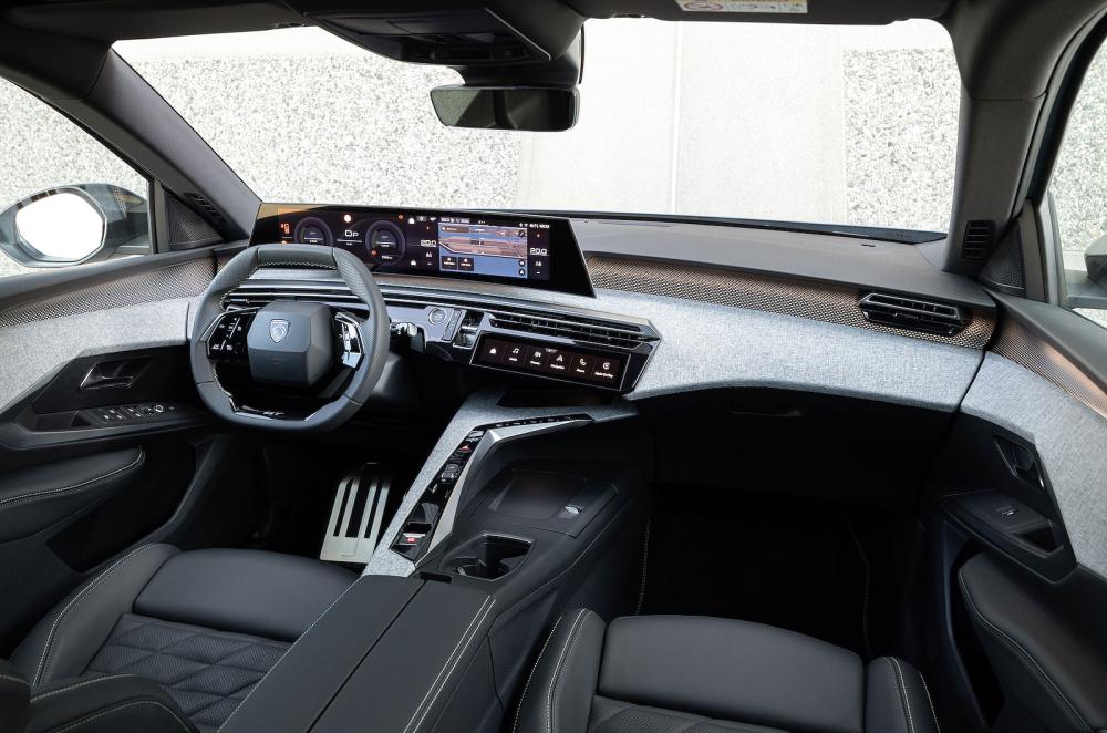 Peugeot e-5008 dashboard