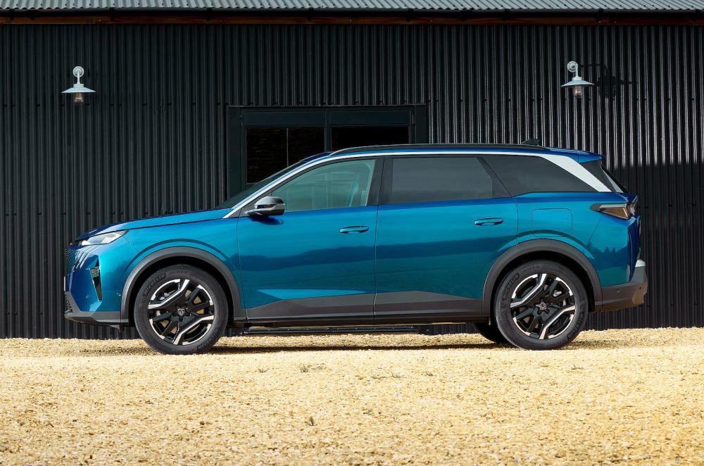 Peugeot e-5008 left static