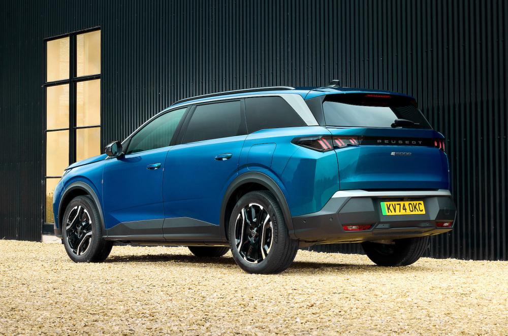 Peugeot e-5008 rear left static
