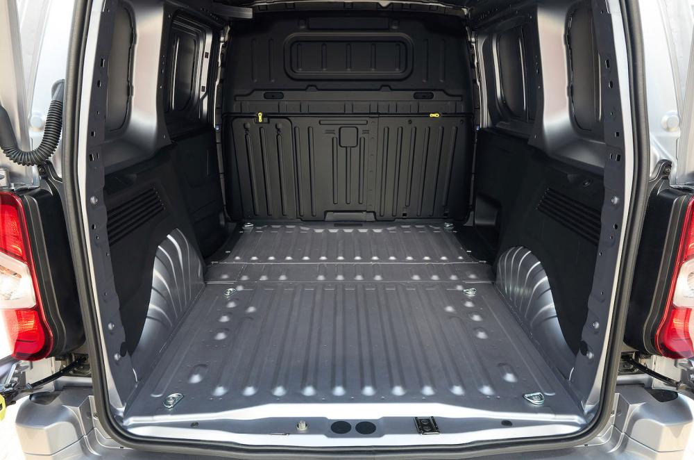 Peugeot e-Partner load bay