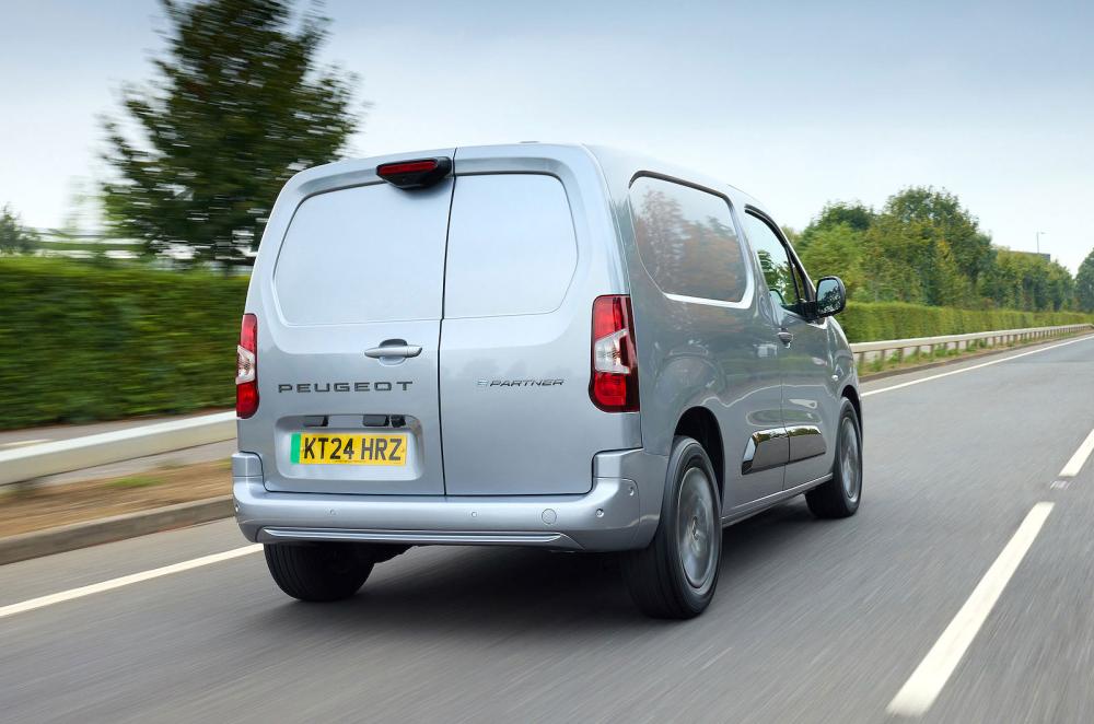 Peugeot e-Partner rear right driving