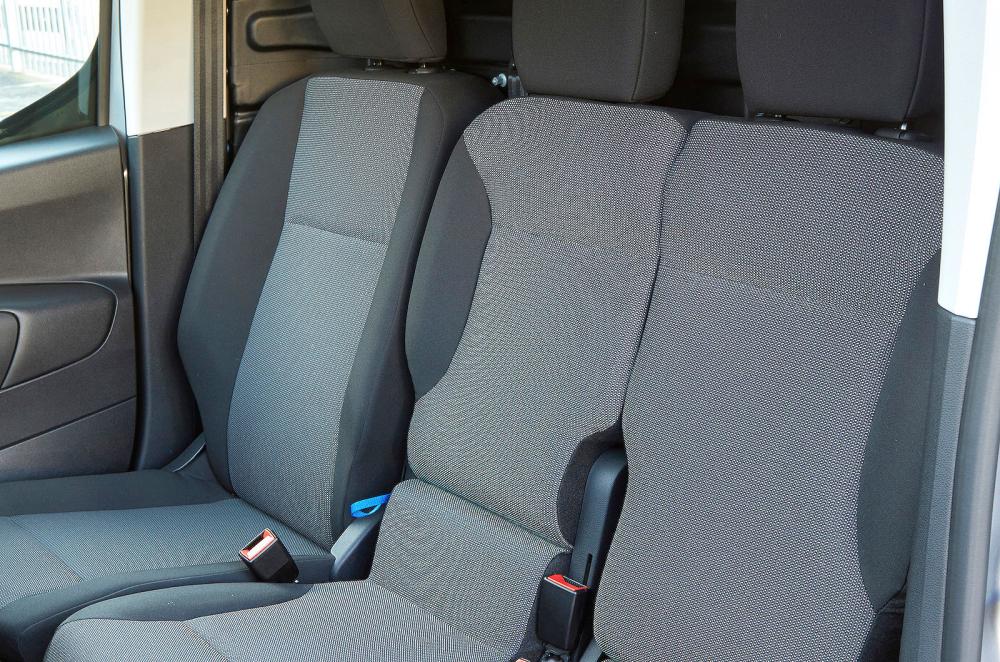 Peugeot Partner front seats