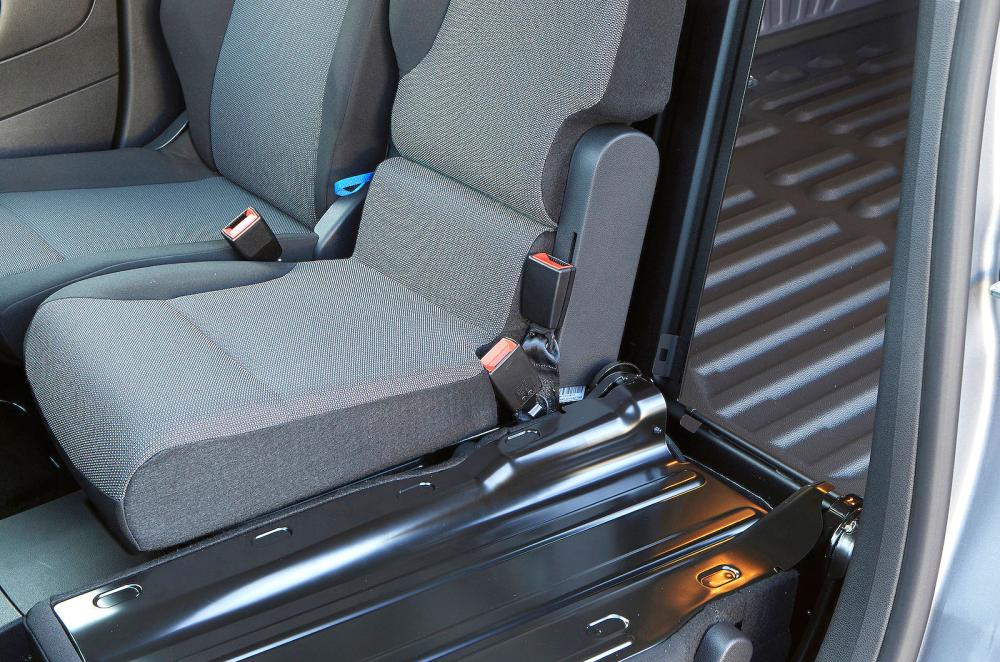 Peugeot Partner load-through hatch