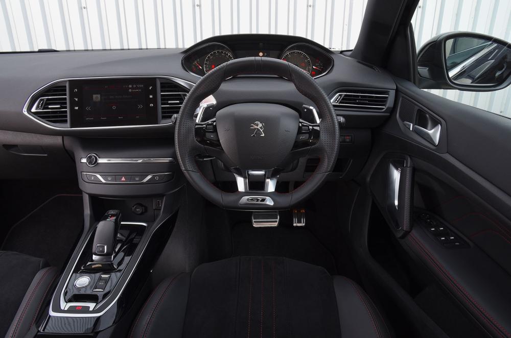Peugeot 308 SW interior