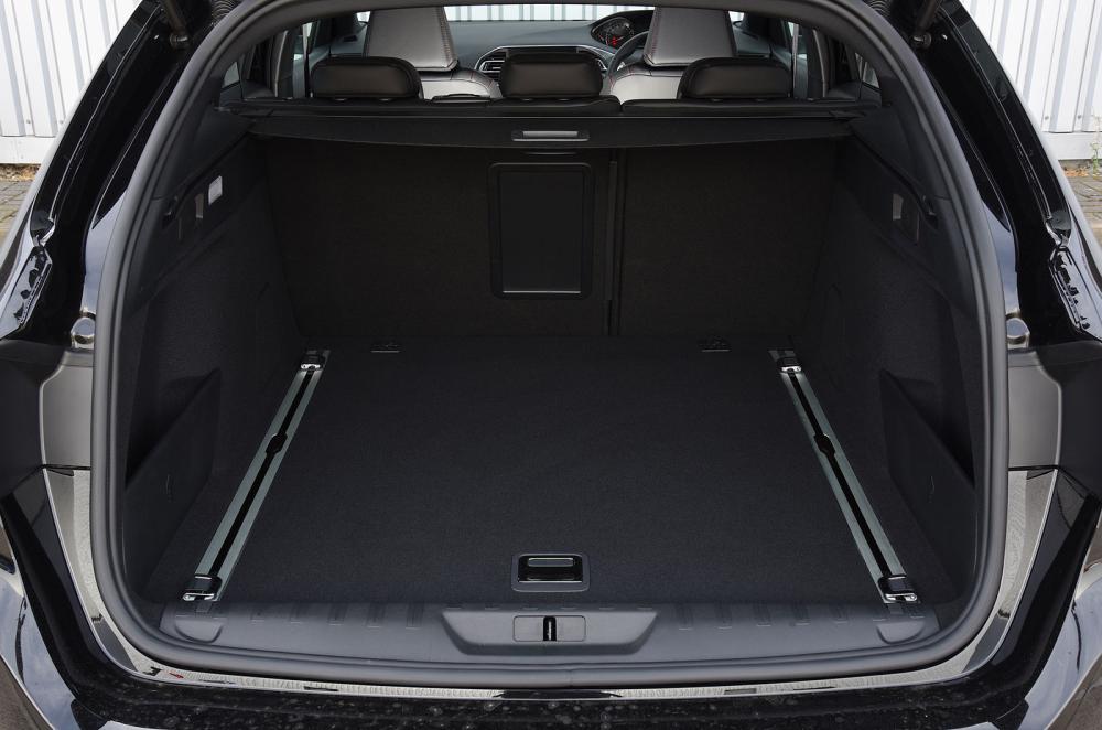 Peugeot 308 SW boot