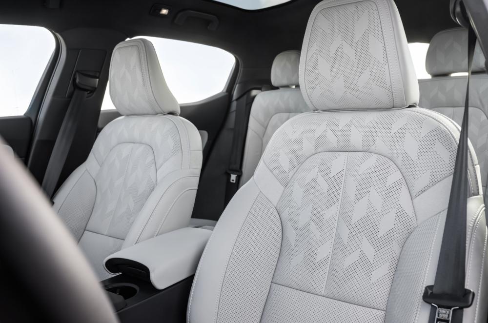 Polestar 2 front seats