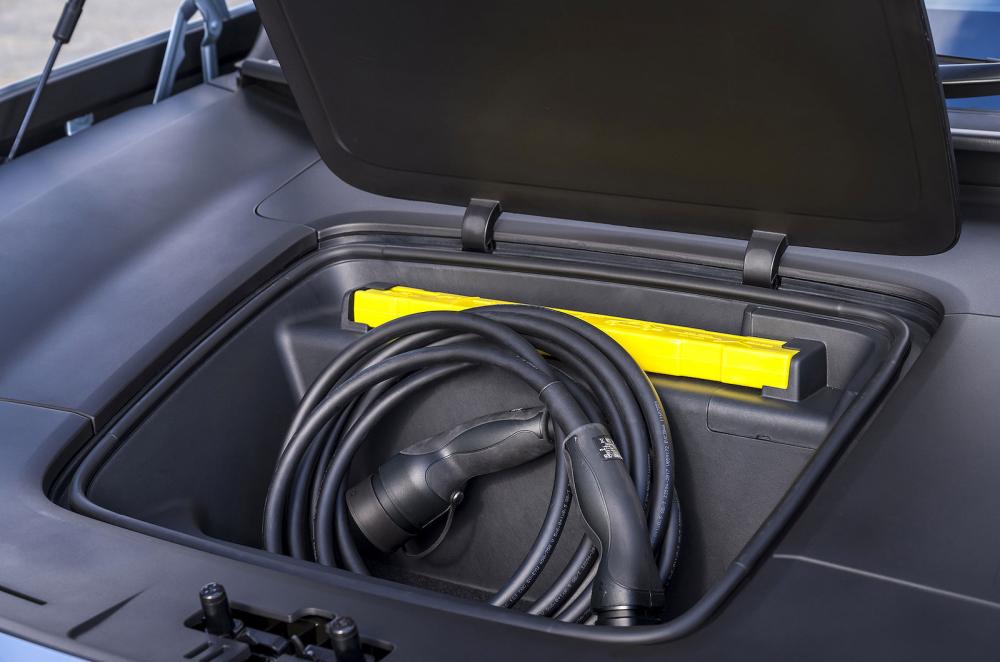 Polestar 4 front boot