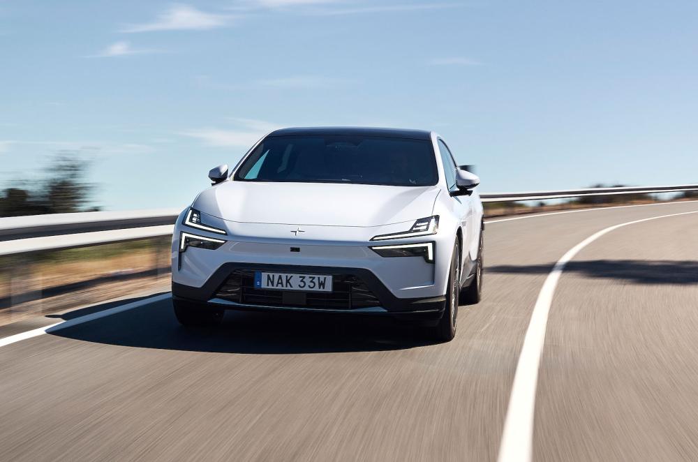Polestar 4 front cornering