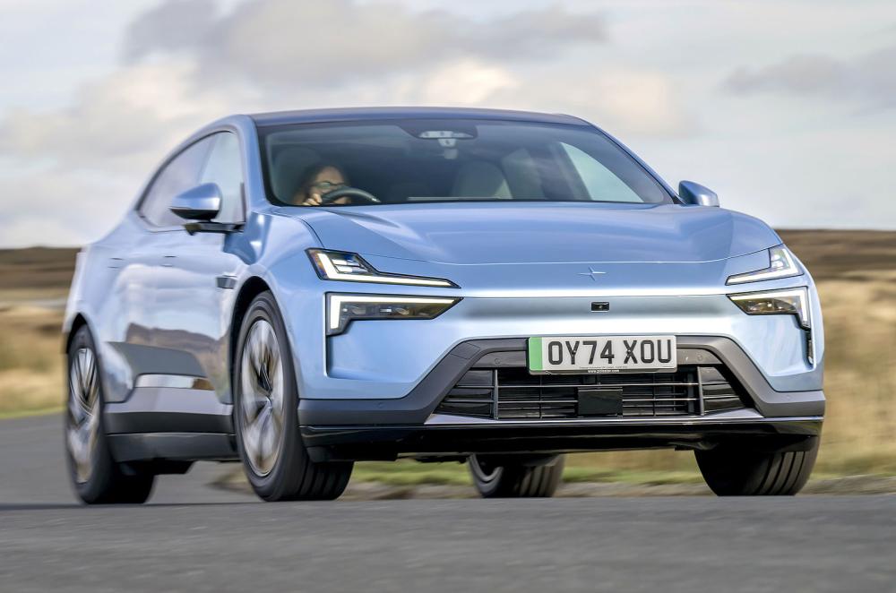 Polestar 4 front right driving