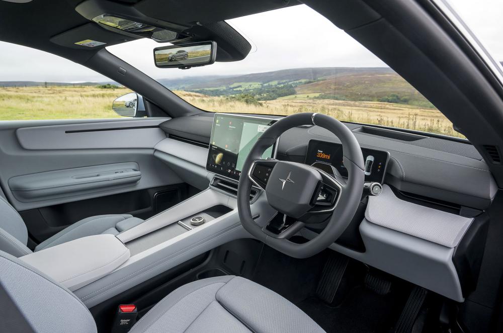 Polestar 4 front seats