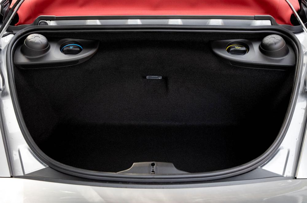 Porsche 718 Boxster Spyder boot open