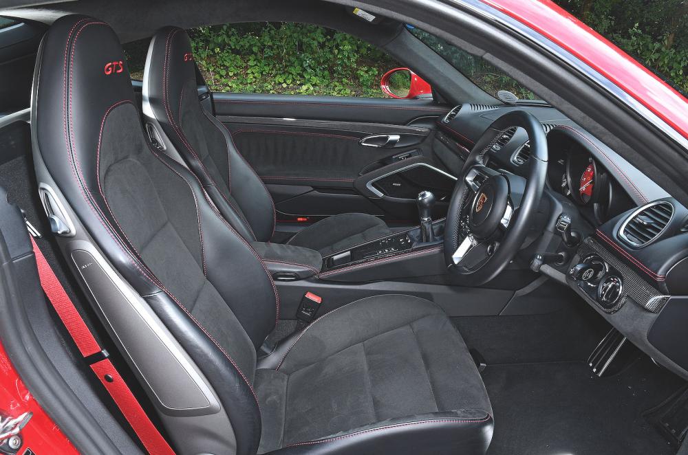 Porsche 718 Cayman front seats