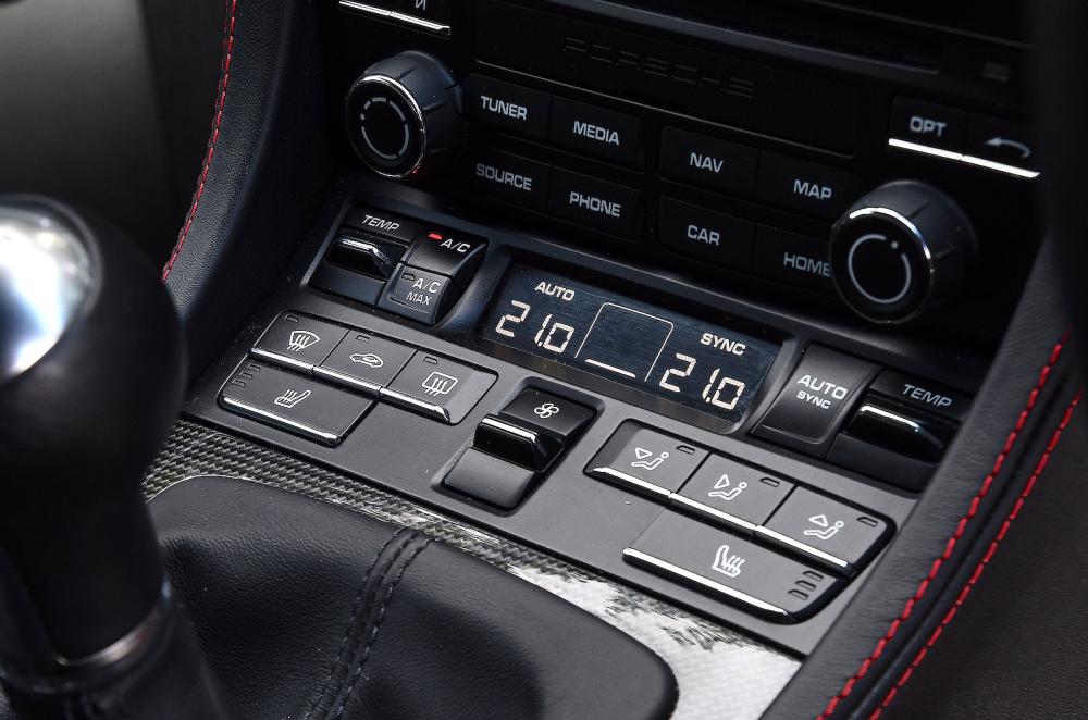 Porsche 718 Cayman interior detail