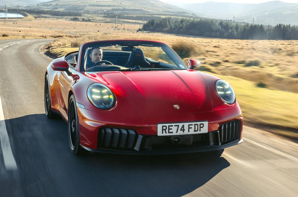 Porsche 911 Cabriolet front right driving