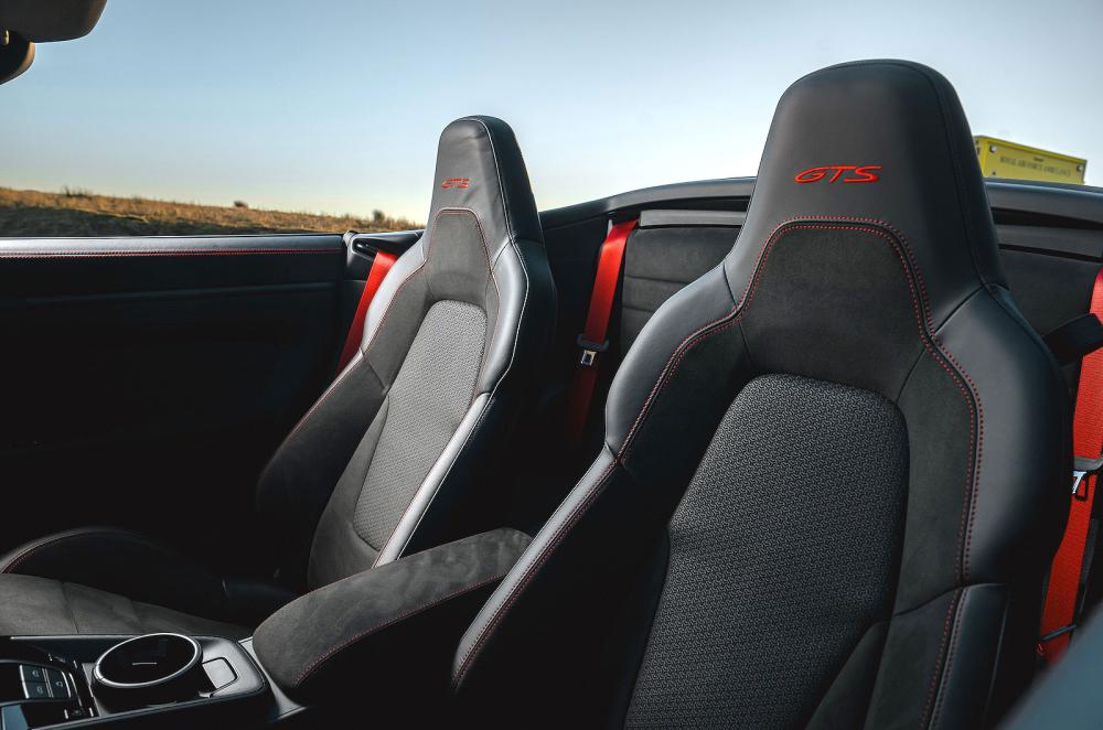Porsche 911 Cabriolet front seats