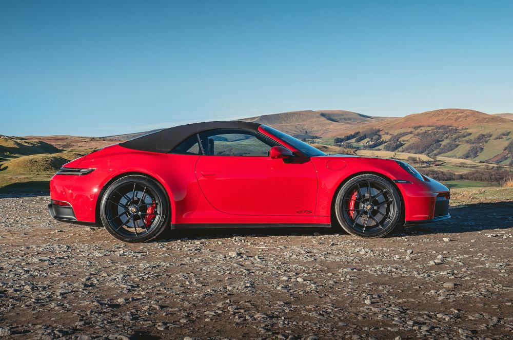 Porsche 911 Cabriolet right static