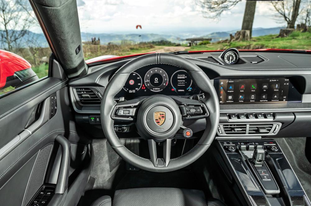 Porsche 911 dashboard