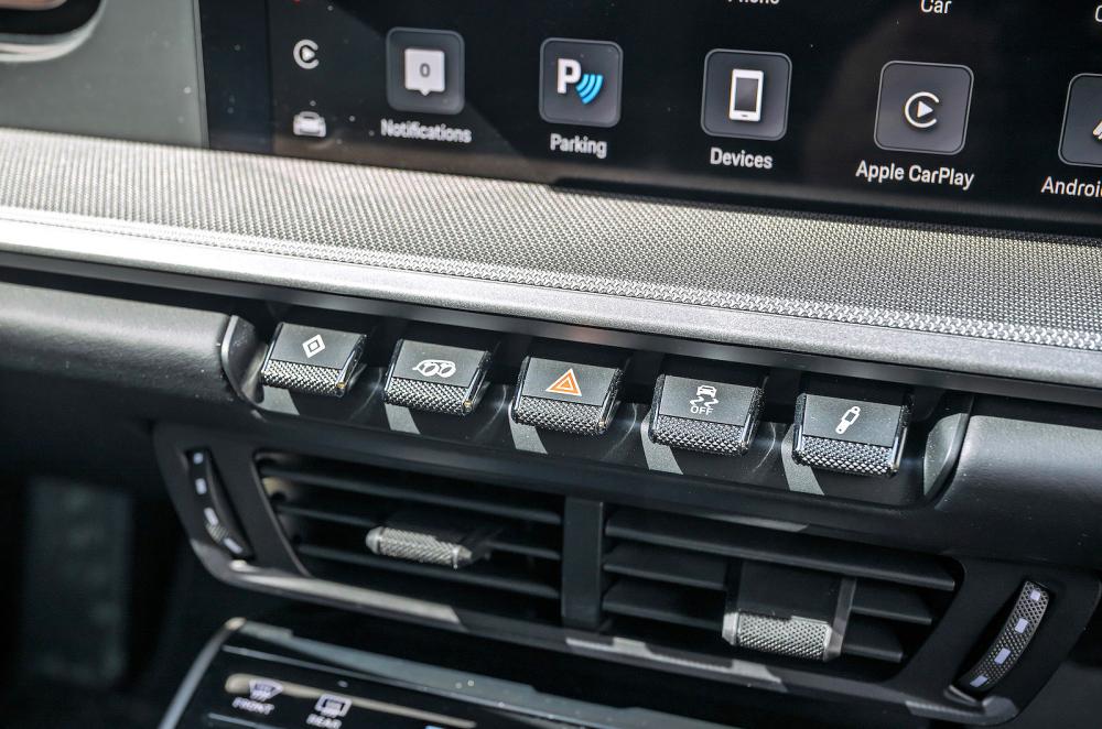 Porsche 911 interior controls