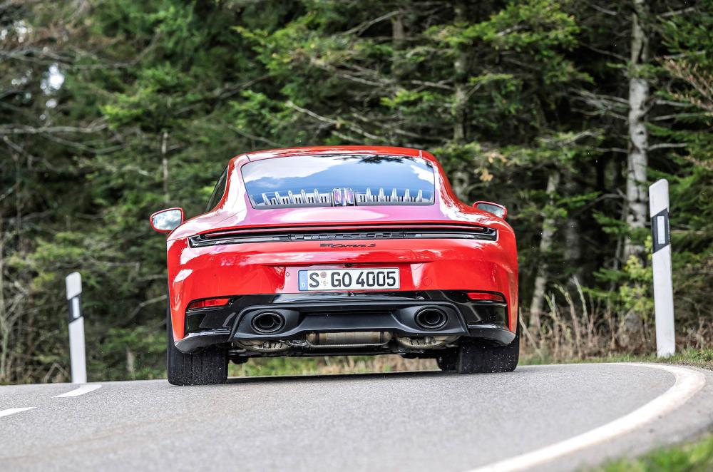 Porsche 911 rear driving