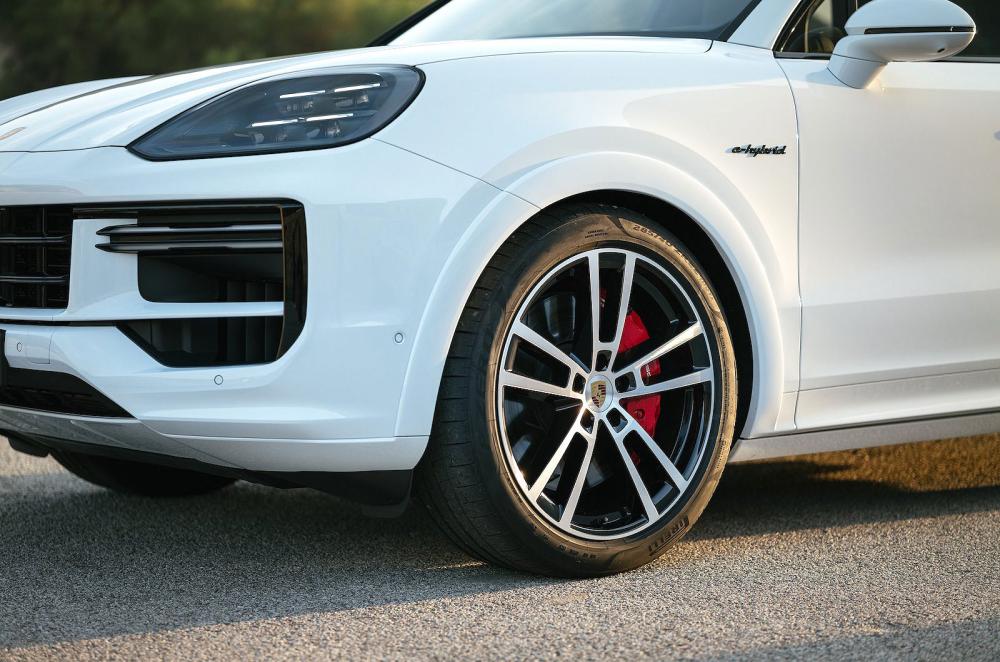 White Porsche Cayenne alloy wheel detail