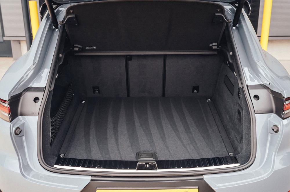 Porsche Cayenne Coupé boot