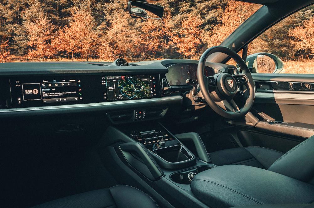 Porsche Cayenne Coupé dashboard