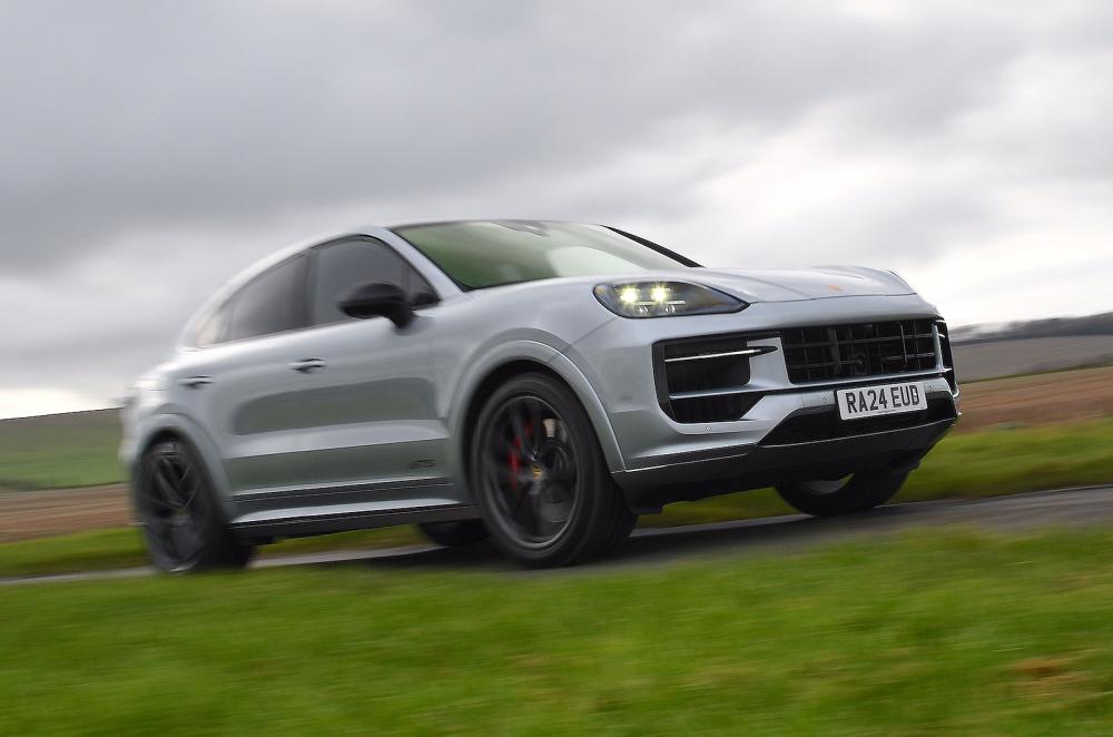 Porsche Cayenne Coupé front right driving