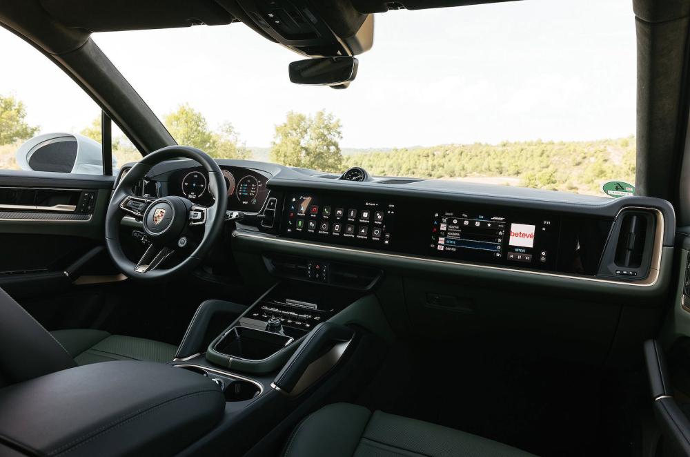 Porsche Cayenne interior dashboard