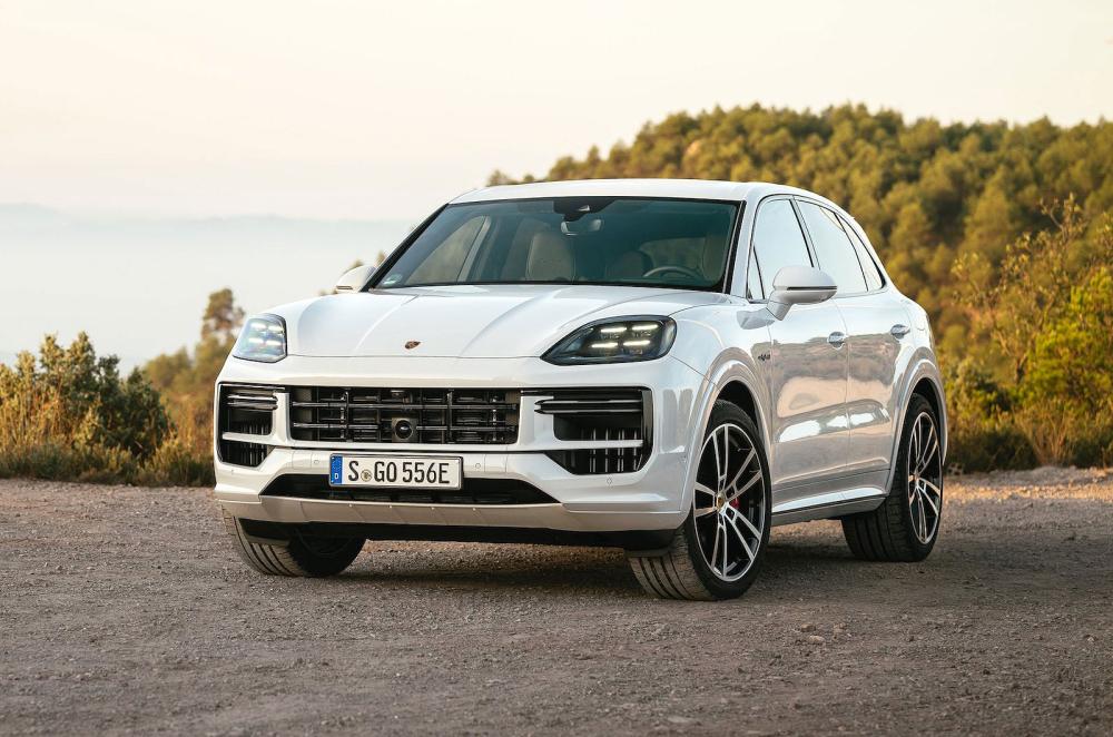 White Porsche Cayenne front left static