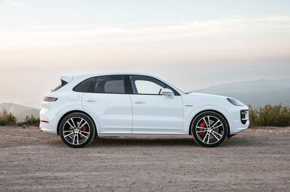 Porsche Cayenne right static