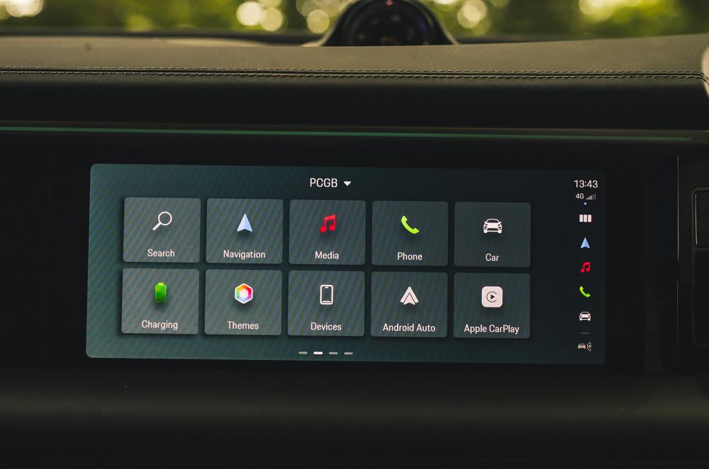 Porsche Macan Electric touchscreen