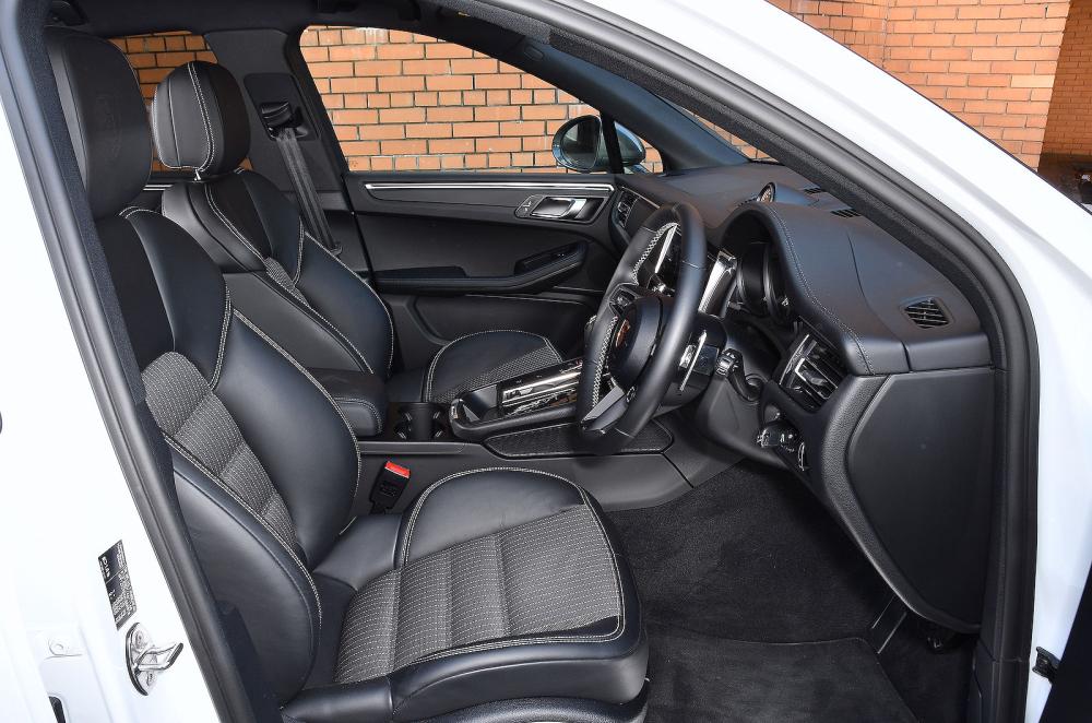 Porsche Macan interior front seats