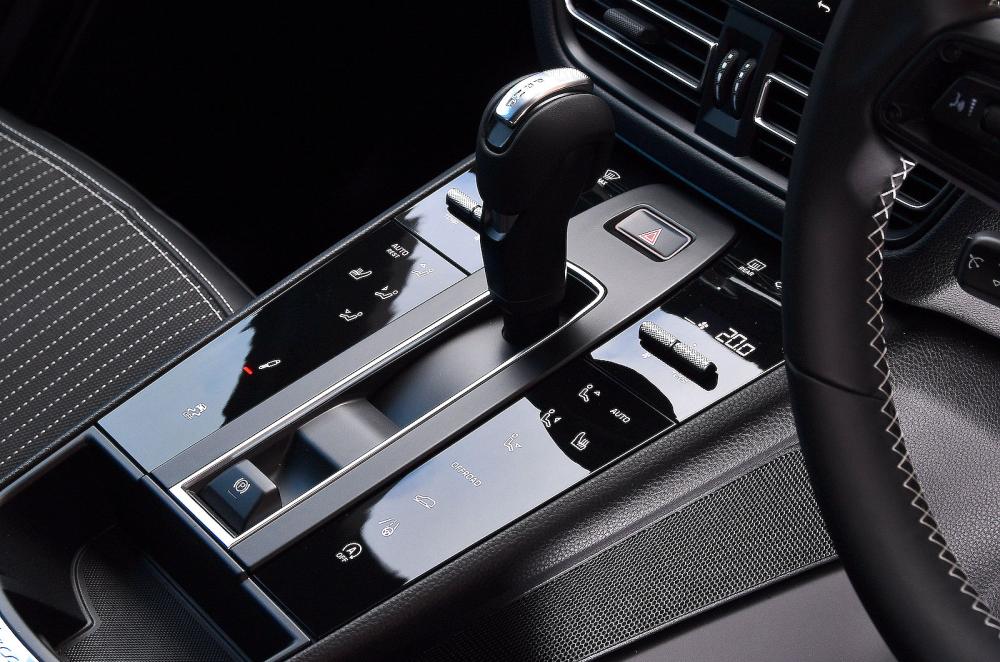 Porsche Macan interior detail