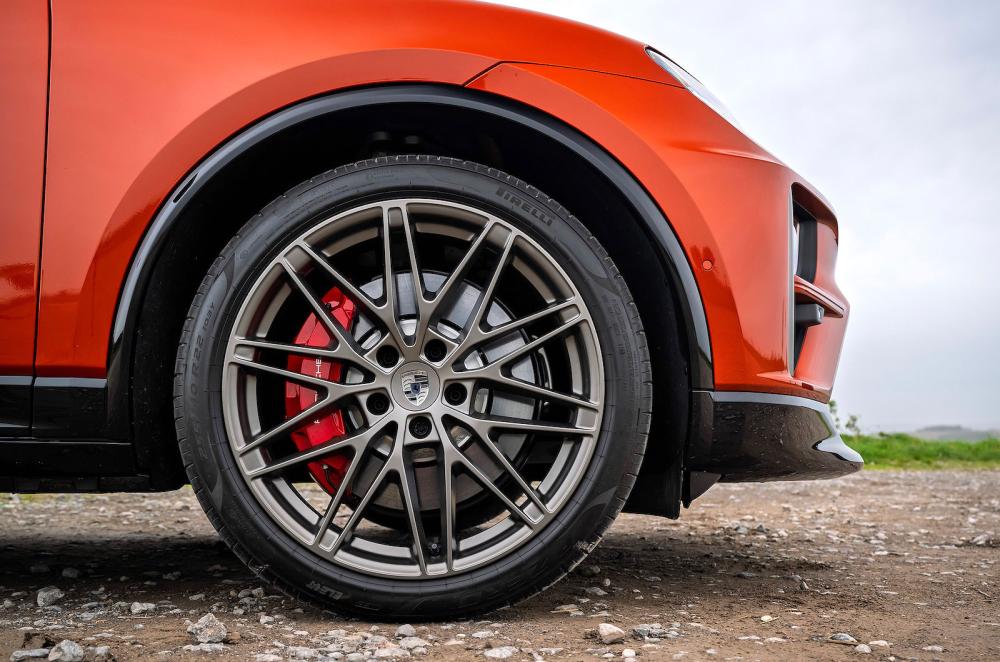 Porsche Macan Turbo Electric alloy wheel