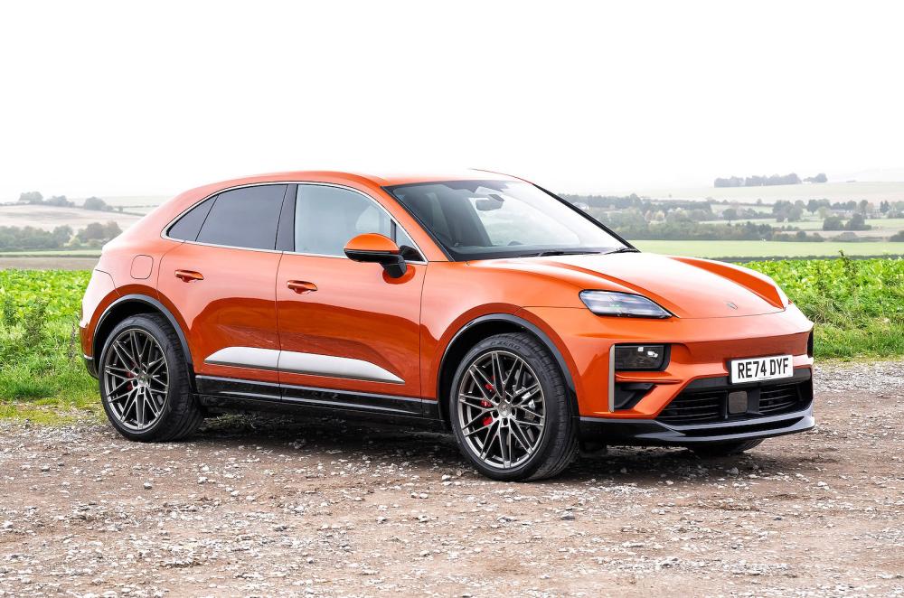 Porsche Macan Turbo Electric front right static