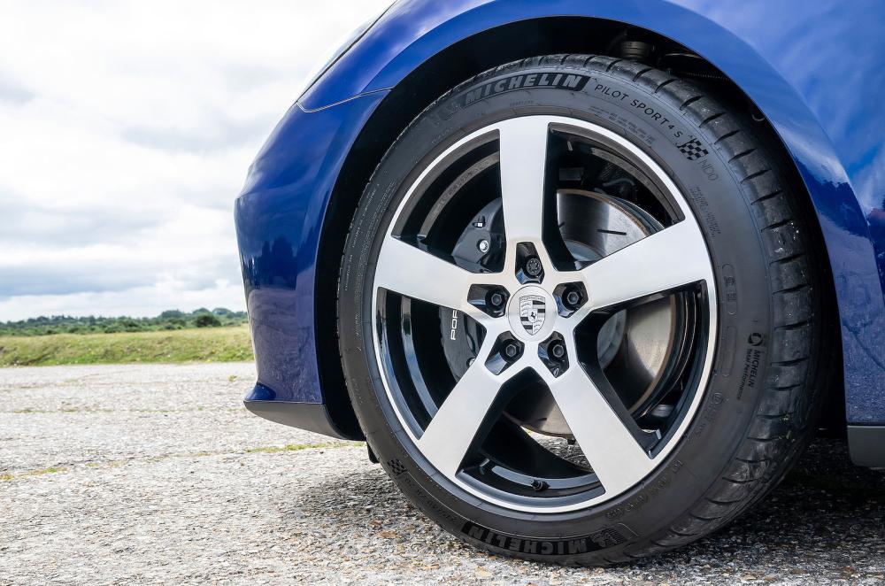 Porsche Panamera alloy wheel