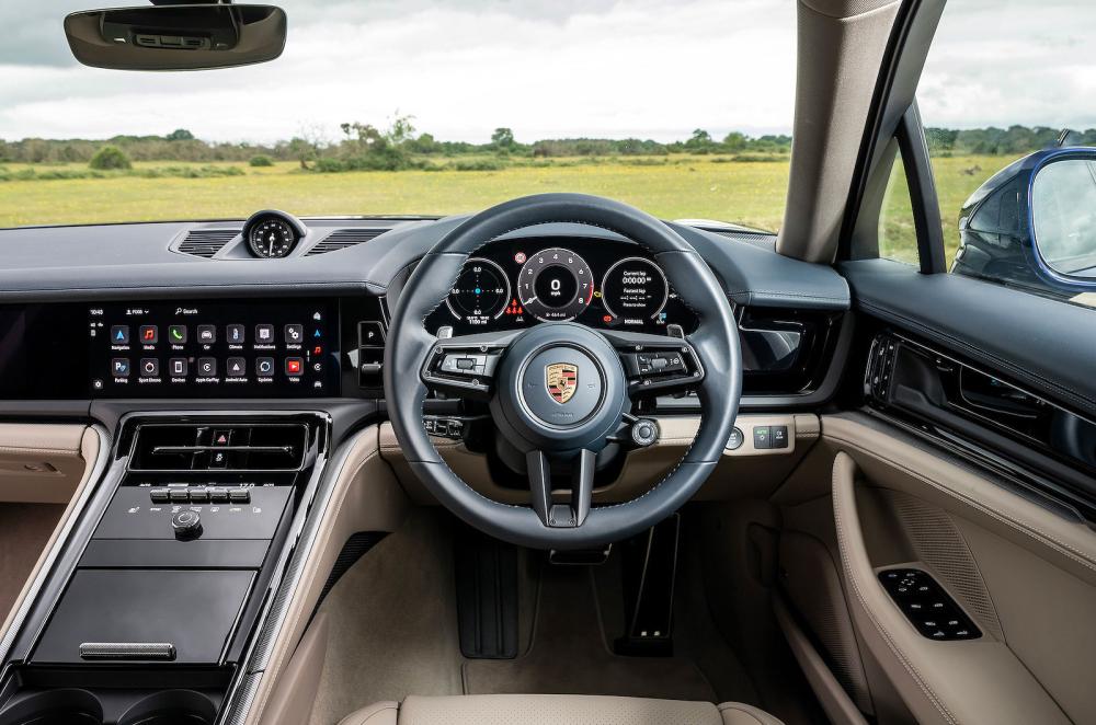 Porsche Panamera dashboard