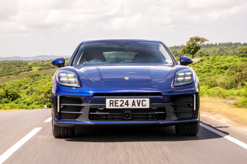 Porsche Panamera front driving