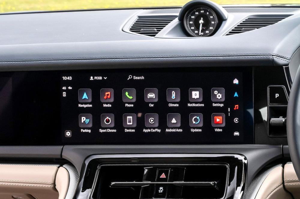 Porsche Panamera infotainment touchscreen