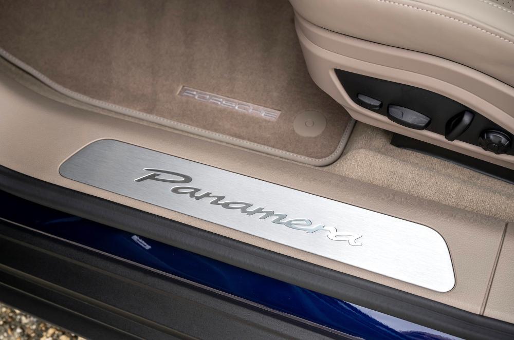 Porsche Panamera kickplate