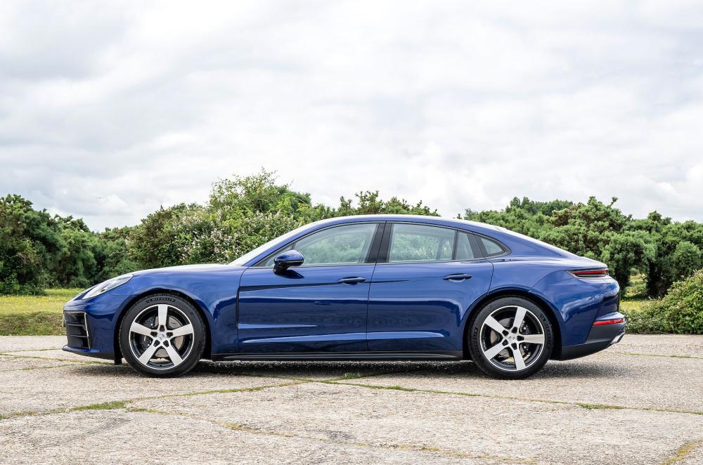Porsche Panamera left static